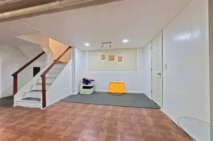 398 Bauer Pl, Mineola, NY 11501 - Photo 16