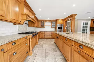 70 Nursery St, Locust Valley, NY 11560 - Photo 6