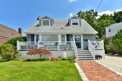 374 Andrews Road, Mineola, NY 11501 - Photo 2