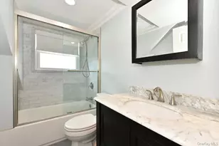 374 Andrews Rd, Mineola, NY 11501 - Photo 24