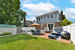 374 Andrews Rd, Mineola, NY 11501 - Photo 28