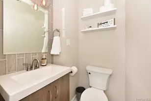 374 Andrews Rd, Mineola, NY 11501 - Photo 18