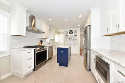374 Andrews Road, Mineola, NY 11501 - Photo 12