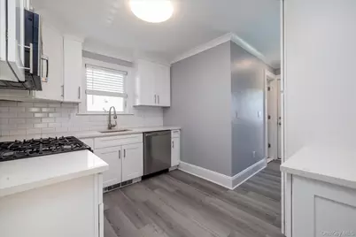 121 Raymond Street #1st, Rockville Centre, NY 11570 - Photo 10