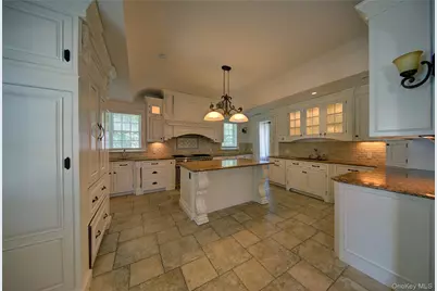159 Magnolia Boulevard, Long Beach, NY 11561 - Photo 18