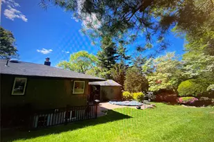 271 Terry Rd, Smithtown, NY 11787 - Photo 4