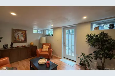 271 Terry Road, Smithtown, NY 11787 - Photo 20