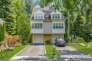 19 Pondview Ln, Yonkers, NY 10710 - Photo 2