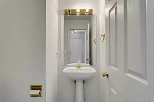 19 Pondview Ln, Yonkers, NY 10710 - Photo 14