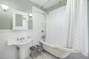 8 Jackson Ave, East Quogue, NY 11942 - Photo 28