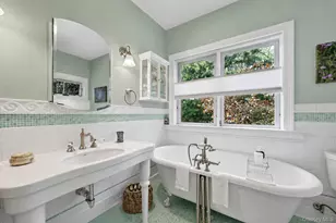 8 Jackson Ave, East Quogue, NY 11942 - Photo 24