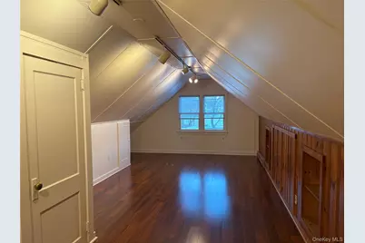 35 Oak Street #Upstairs Apartment, Greenwood Lake, NY 10925 - Photo 2