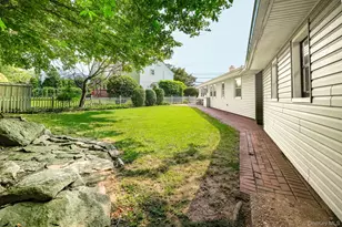 121 Windermere Dr, Yonkers, NY 10710 - Photo 24