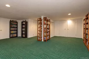 7 Wimbledon Dr, Roslyn, NY 11576 - Photo 22