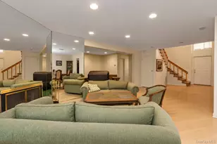 7 Wimbledon Dr, Roslyn, NY 11576 - Photo 10