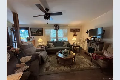 1661 Old Country Road #258, Riverhead, NY 11901 - Photo 14