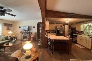 1661 Old Country Rd, Riverhead, NY 11901 - Photo 18