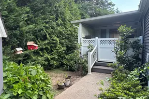 1661 Old Country Rd, Riverhead, NY 11901 - Photo 6
