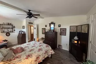 1661 Old Country Rd, Riverhead, NY 11901 - Photo 32
