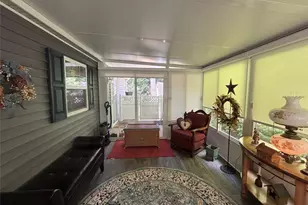 1661 Old Country Rd, Riverhead, NY 11901 - Photo 28