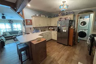 1661 Old Country Rd, Riverhead, NY 11901 - Photo 22