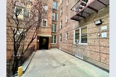 134-33 Blossom Ave #3B, Flushing, NY 11355 - Photo 2