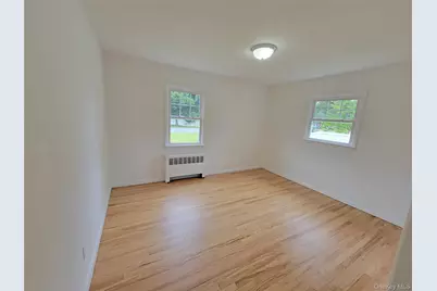 392 3rd Avenue, Bayport, NY 11705 - Photo 10