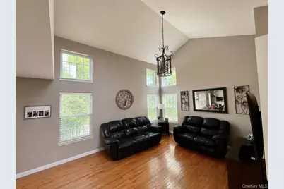 24 Waterford Circle, Washingtonville, NY 10992 - Photo 2
