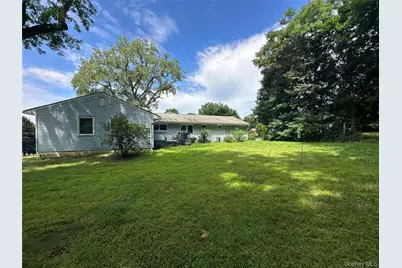 45 Clover Hill Drive, Poughkeepsie, NY 12603 - Photo 2