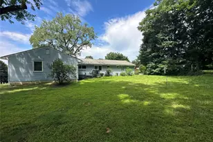 45 Clover Hill Dr, Poughkeepsie, NY 12603 - Photo 2