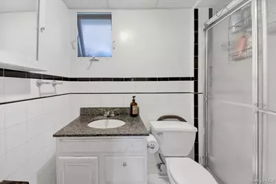 2544 Lurting Avenue, Bronx, NY 10469 - Photo 30