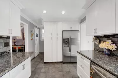 2544 Lurting Avenue, Bronx, NY 10469 - Photo 12