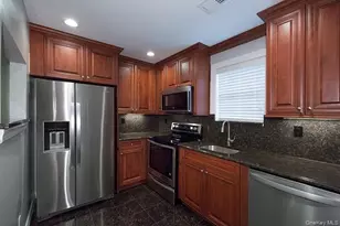 100 Villa D'Est Dr, Coram, NY 11727 - Photo 2