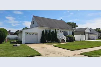 671 Blackstone Ave, East Meadow, NY 11554 - Photo 2