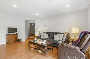 100 Woodcrest Ln, Mount Kisco, NY 10549 - Photo 4