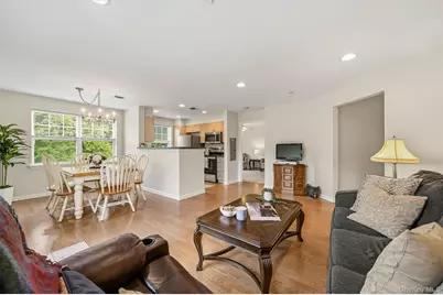 100 Woodcrest Lane #124, Mount Kisco, NY 10549 - Photo 8