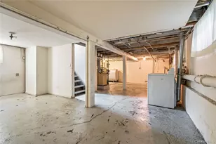 21 Beechwood Ave, Port Washington, NY 11050 - Photo 18