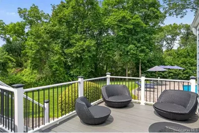 4 Woodleaf Court, Cold Spring Harbor, NY 11724 - Photo 18