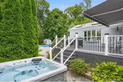 4 Woodleaf Court, Cold Spring Harbor, NY 11724 - Photo 22