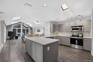 4 Woodleaf Ct, Cold Spring Harbor, NY 11724 - Photo 10