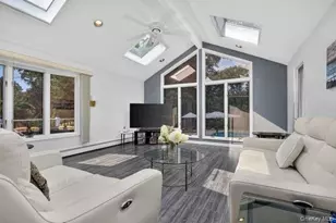 4 Woodleaf Ct, Cold Spring Harbor, NY 11724 - Photo 8