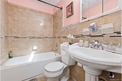 380 Sheridan Street, Westbury, NY 11590 - Photo 18