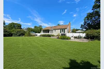 102 Magnolia Drive, Selden, NY 11784 - Photo 20