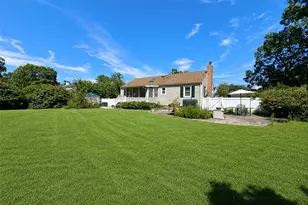 102 Magnolia Dr, Selden, NY 11784 - Photo 20