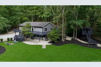 644 Bread and Cheese Hollow Road, Northport, NY 11768 - Photo 2