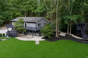 644 Bread and Cheese Hollow Rd, Northport, NY 11768 - Photo 2