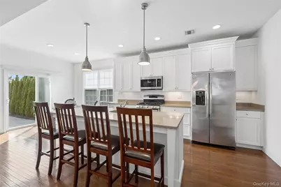 537 Hartmanns Farm Road, Riverhead, NY 11901 - Photo 6
