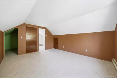 1050 Sipp Avenue, Medford, NY 11763 - Photo 22