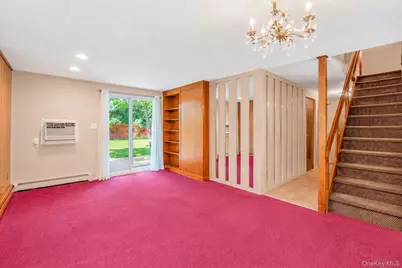 1050 Sipp Avenue, Medford, NY 11763 - Photo 6