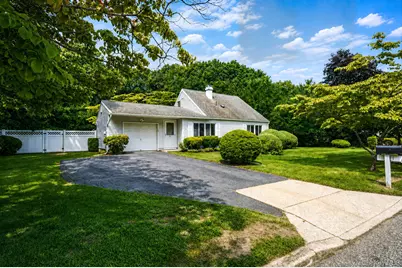 1050 Sipp Avenue, Medford, NY 11763 - Photo 1